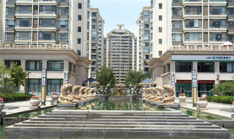 车棚迅速解决小区无序停车现场