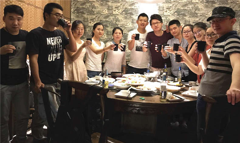 香港六宝典最新版开奖总部聚餐活动