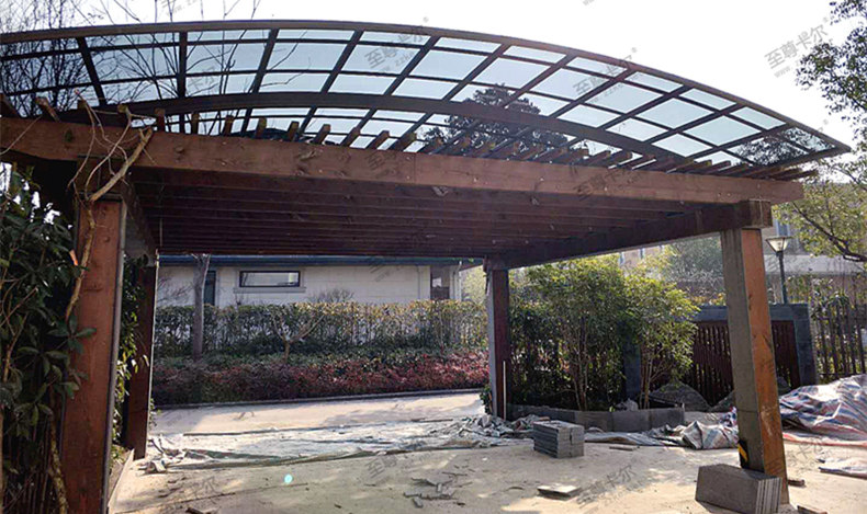 家庭防腐木雨棚老化了？不如这样来改建
