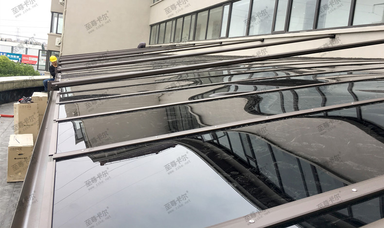 上海汉庭酒店露台休闲雨棚安装