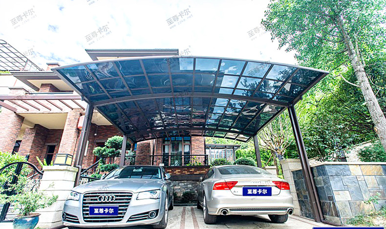 车棚厂家告诉你，私家车露天车棚顶用什么材料