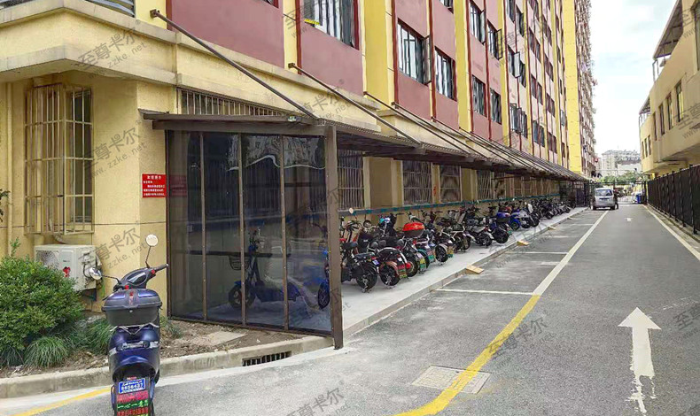 上海复旦大学公寓楼自行车棚完工