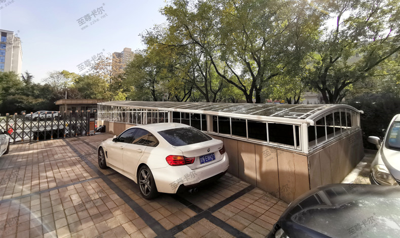 北京国家卫委局地下车库出入口雨棚完工