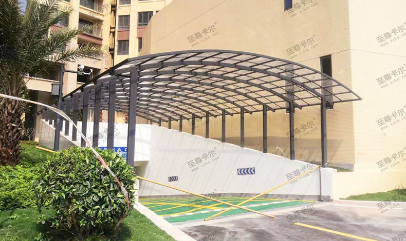 汽车坡道雨棚的寿命一般是多少年？香港六宝典最新版开奖雨棚