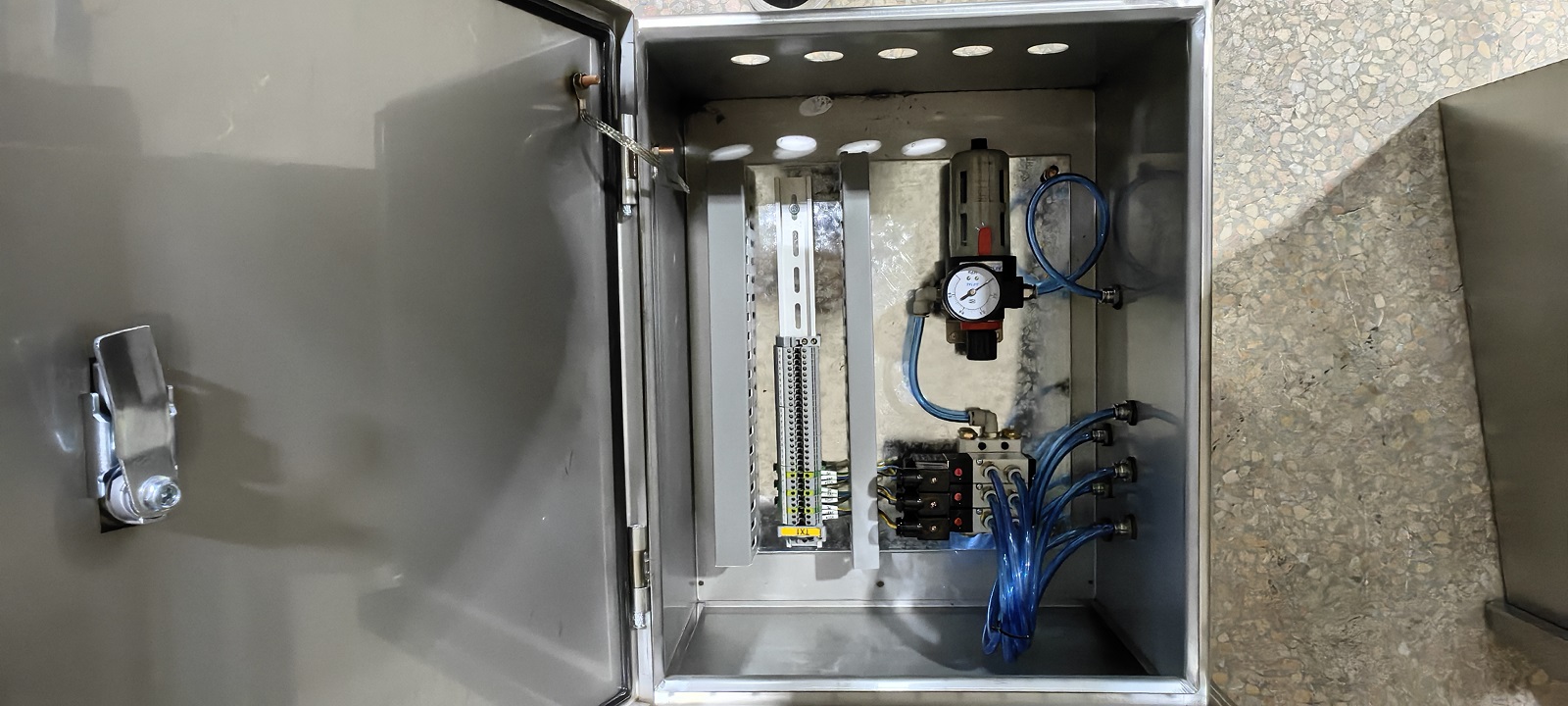 艾迅制造电磁阀箱 艾迅制造电磁阀箱